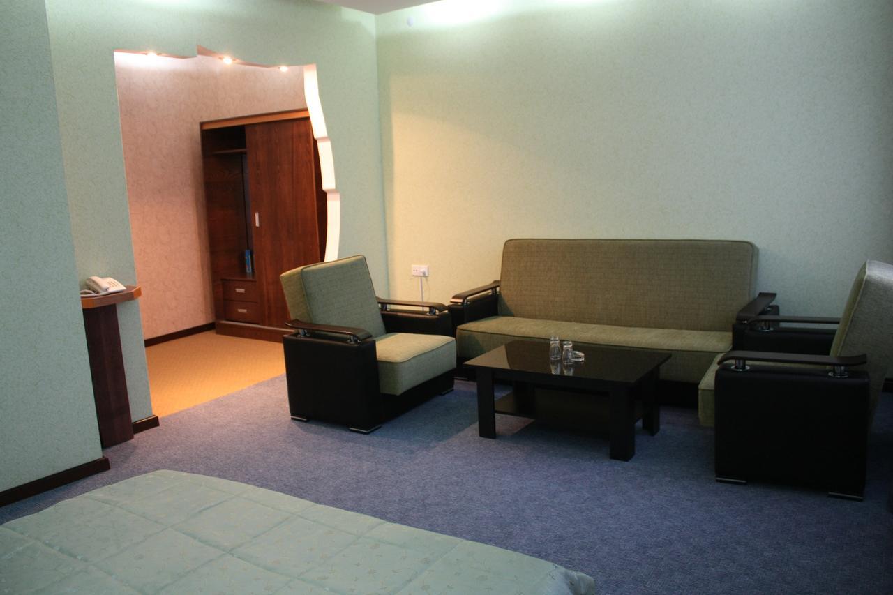 Titanik Hotel Baku Exterior photo